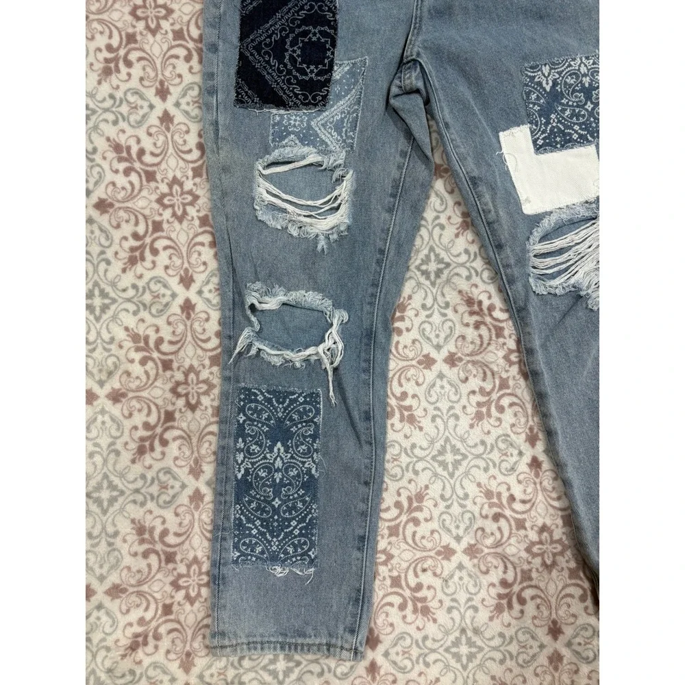 Simple Society Patchwork Distressed Mom Jeans Blue Bandana Paisley Size 9/29